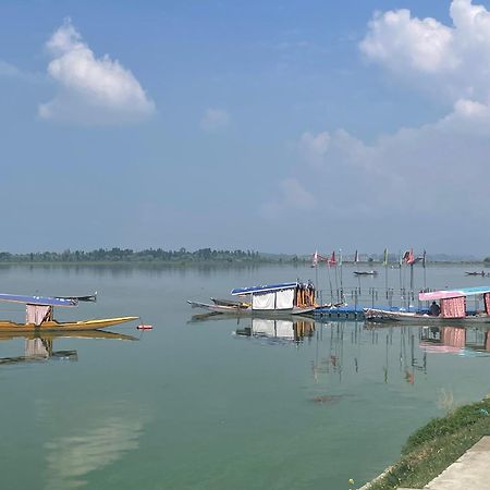 Sahil Lake View Srinagar  Exterior photo