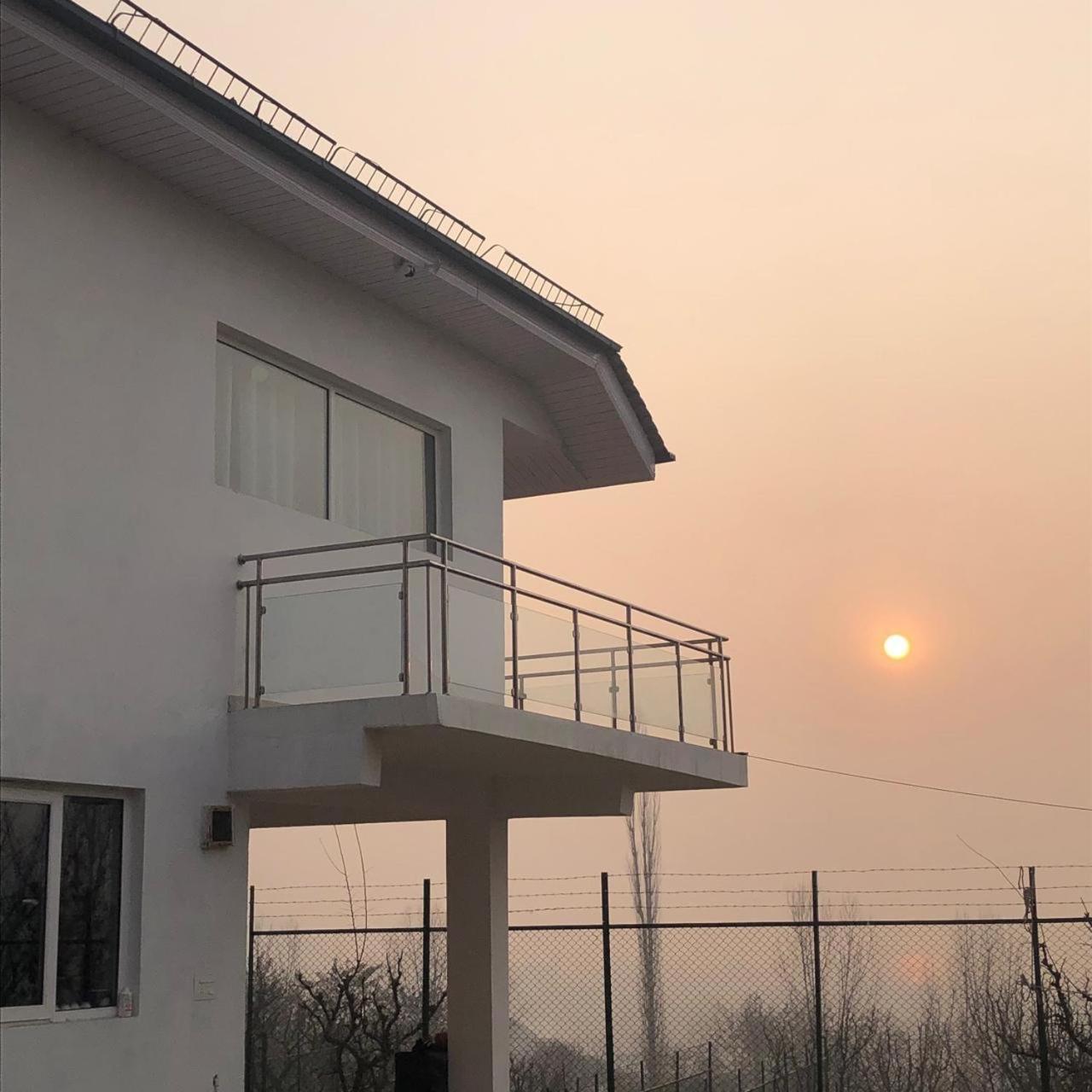 Sahil Lake View Srinagar  Exterior photo