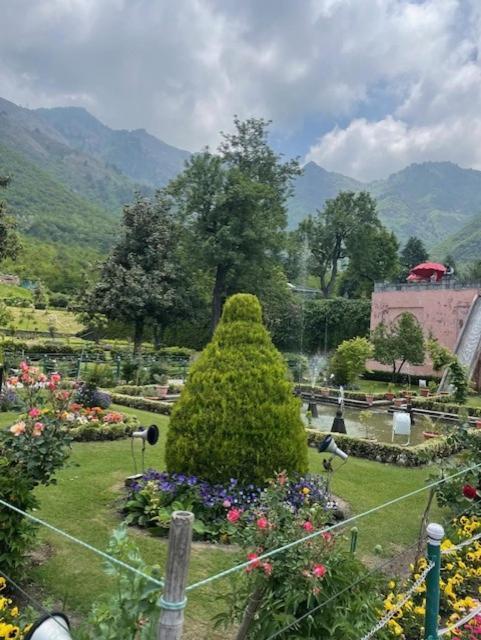 Sahil Lake View Srinagar  Exterior photo