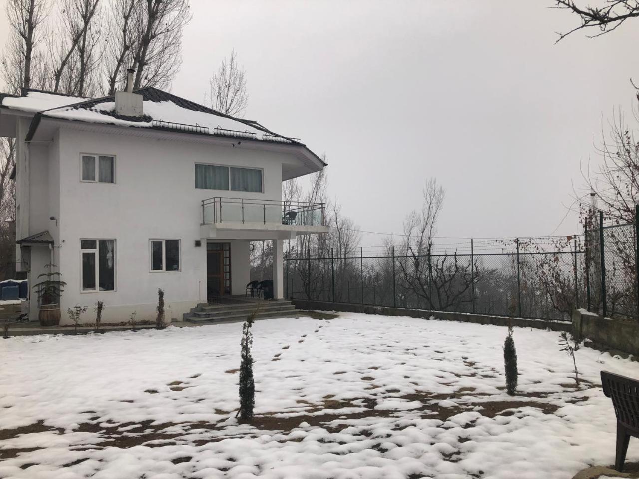 Sahil Lake View Srinagar  Exterior photo