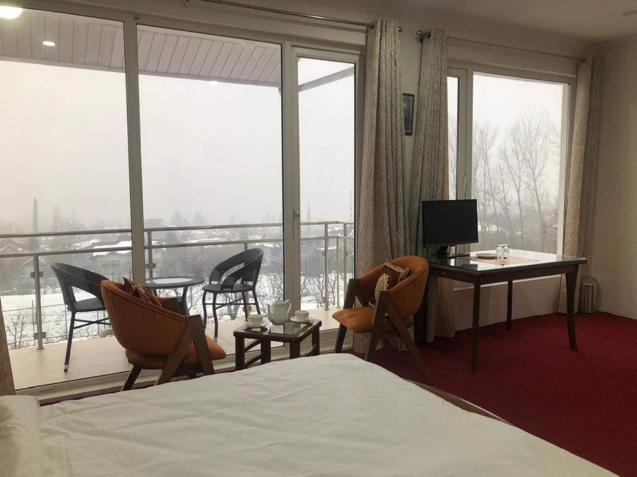 Sahil Lake View Srinagar  Exterior photo